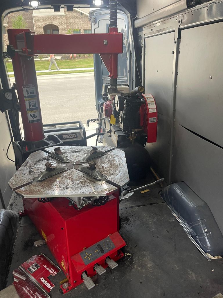 Family Roadside Assistance Mobile Tire Services in Dallas–Fort Worth