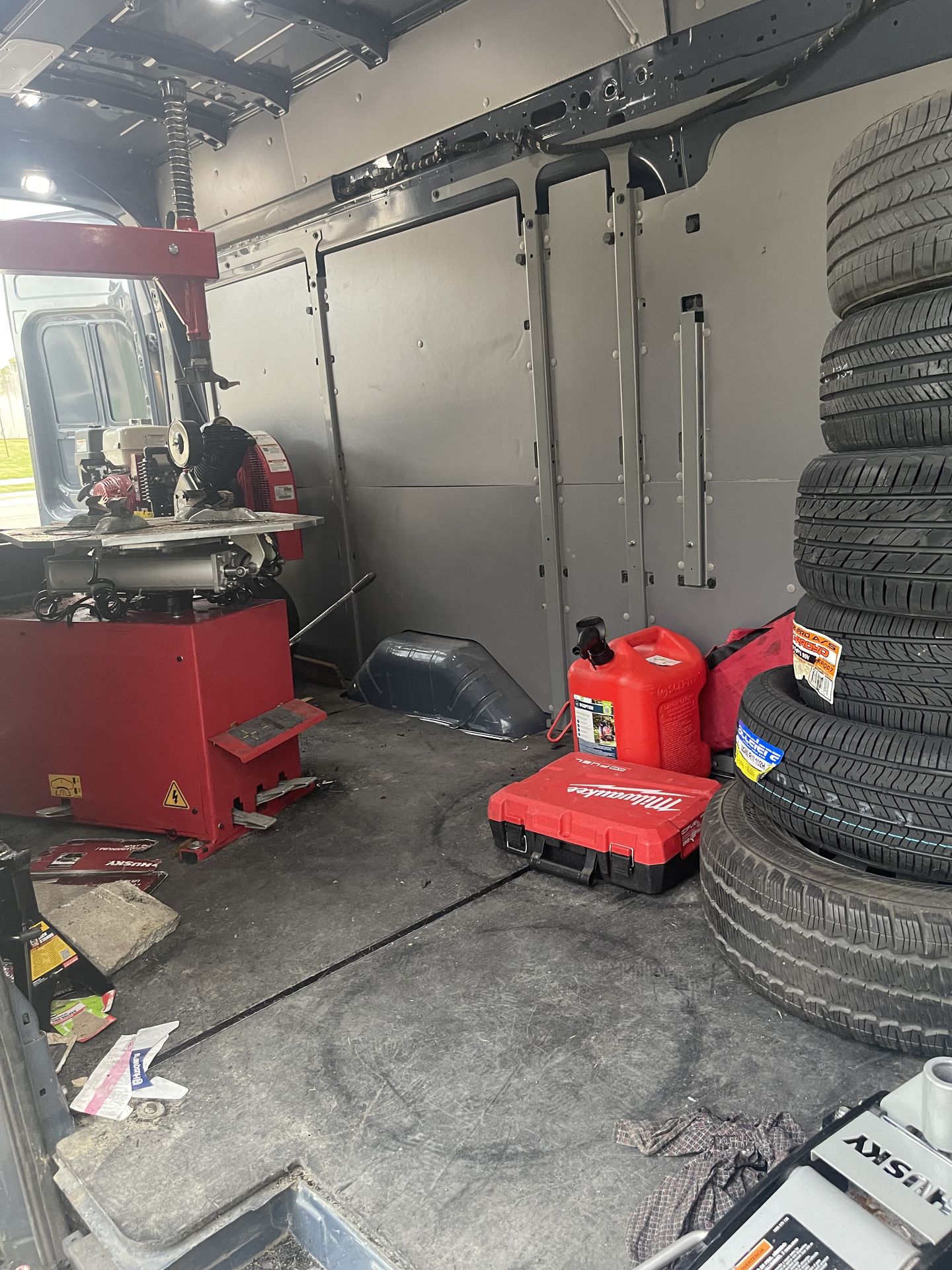 Family Roadside Assistance Mobile Tire Services in Dallas–Fort Worth
